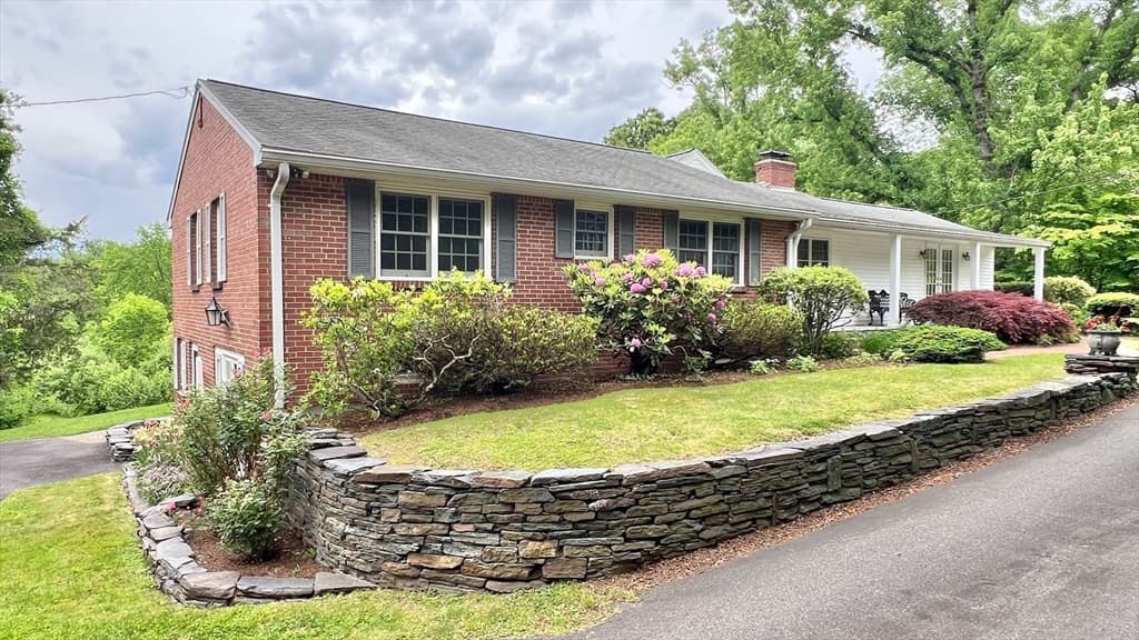 Casa em South Hadley — foto 5