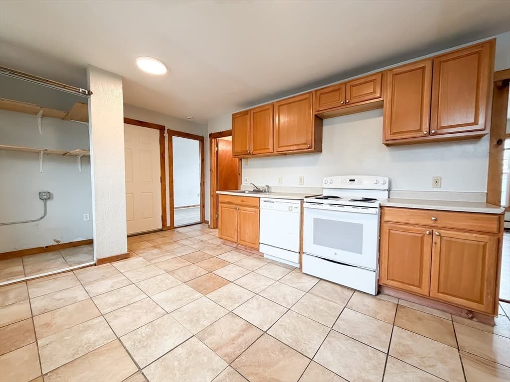 Multi-família em Worcester — foto 4