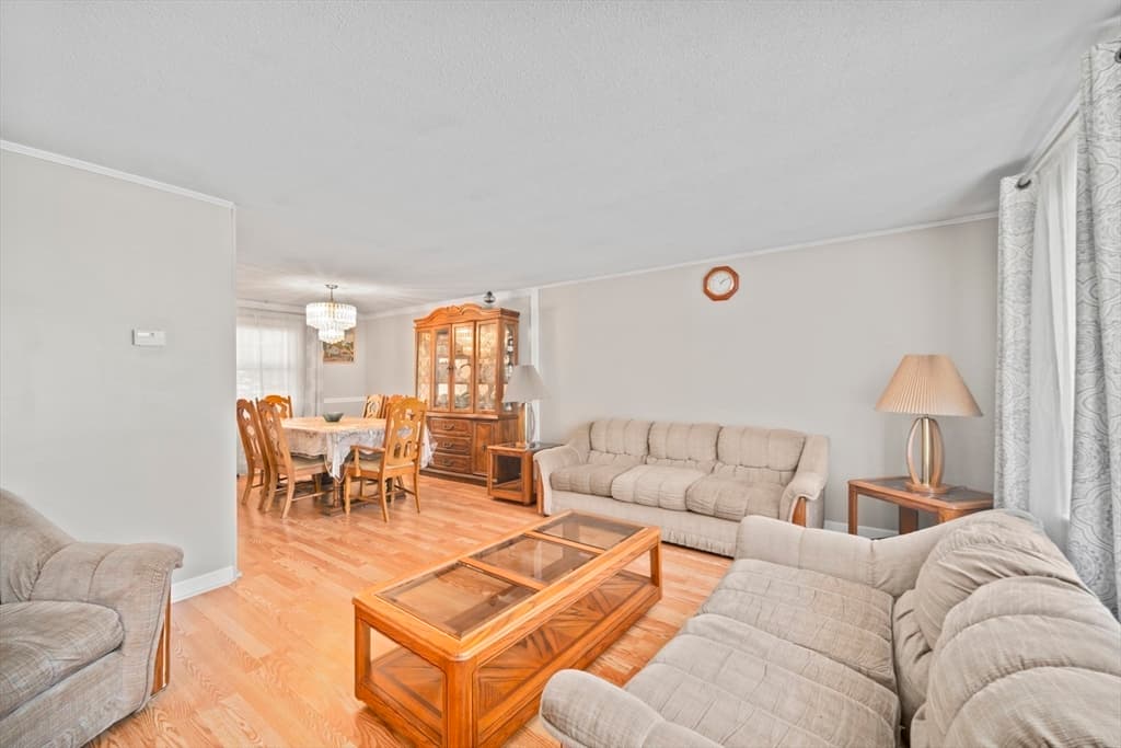 Casa em Brockton — foto 8