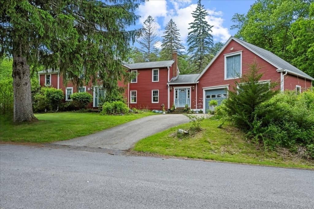 Casa em West Brookfield