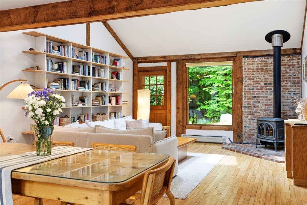 Casa em Leverett — foto 6