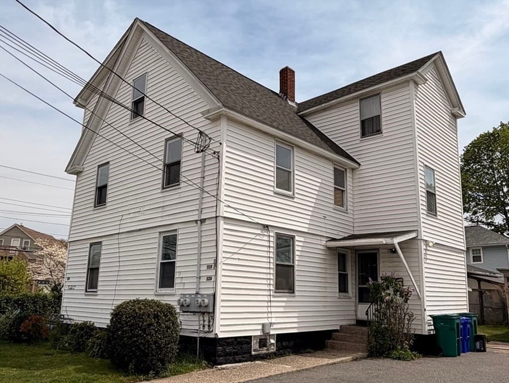 Multi-família em Attleboro