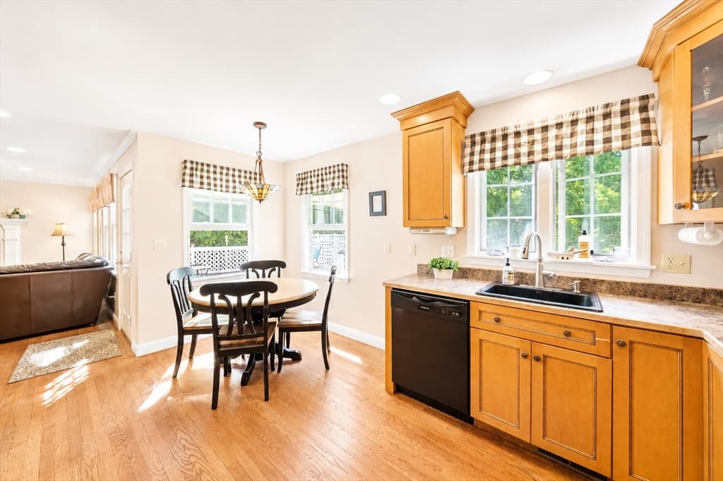 Casa em Attleboro — foto 4