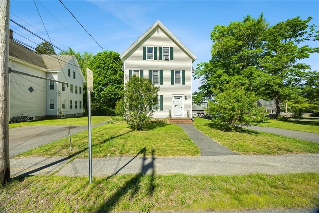 Multi-família em Middleboro