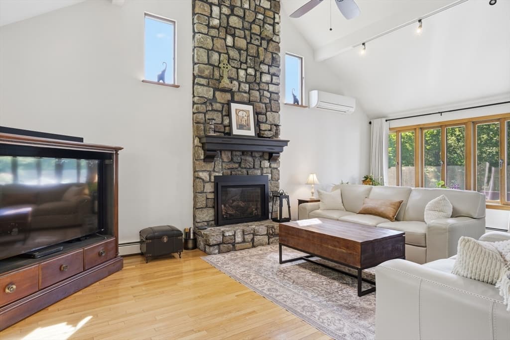 Casa em Tewksbury — foto 4