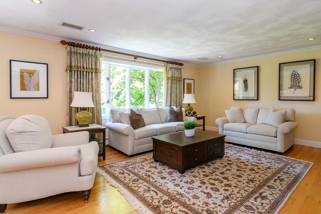 Casa em Natick — foto 2