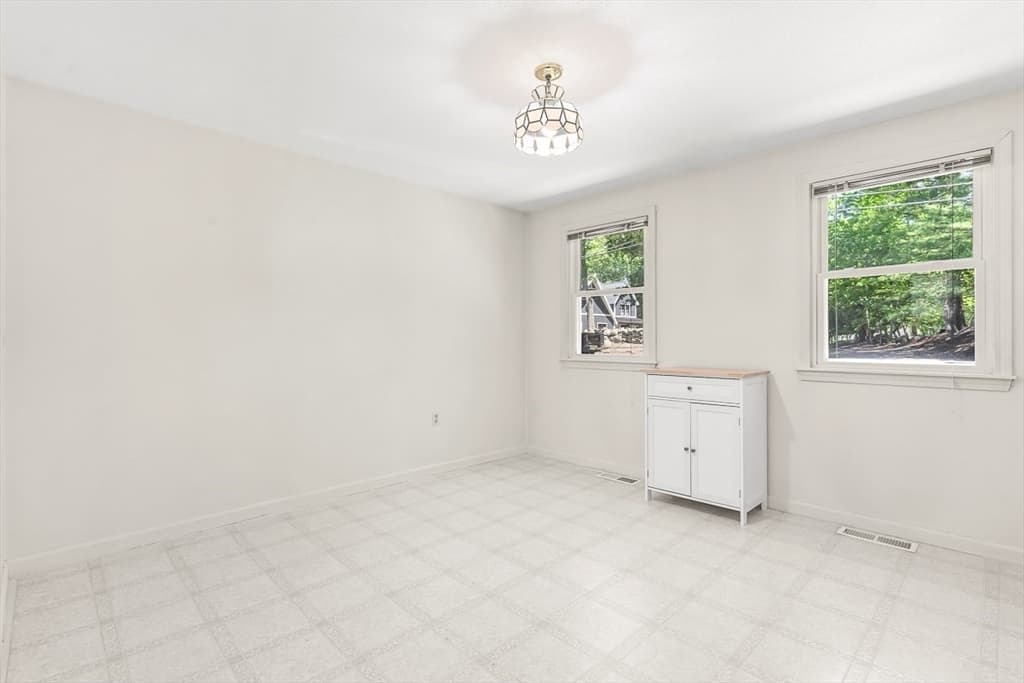 Casa em Dracut — foto 8