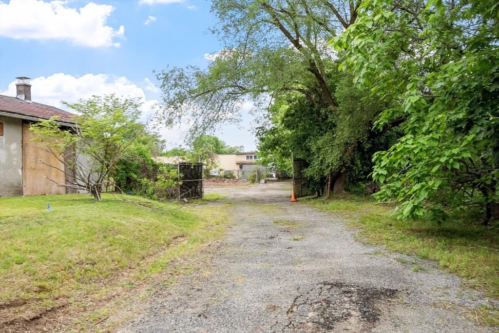 Casa em Woburn — foto 6
