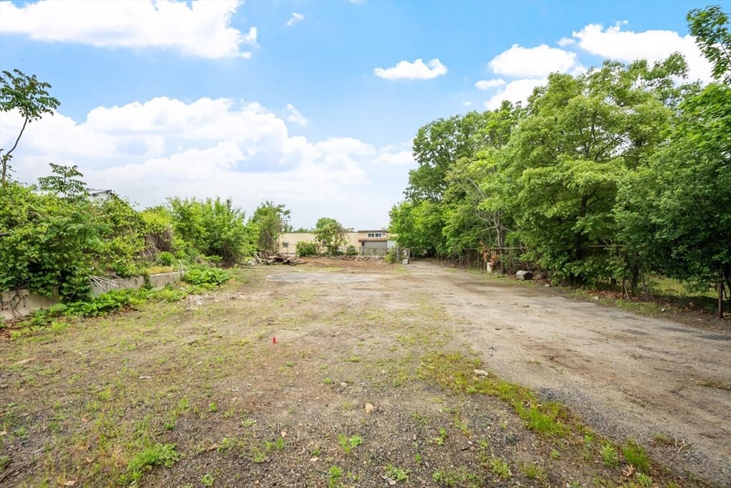 Casa em Woburn — foto 8
