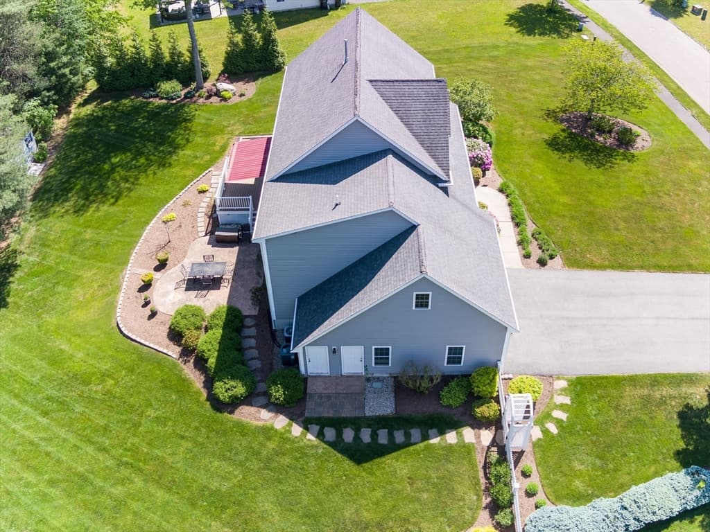 Casa em Raynham — foto 8
