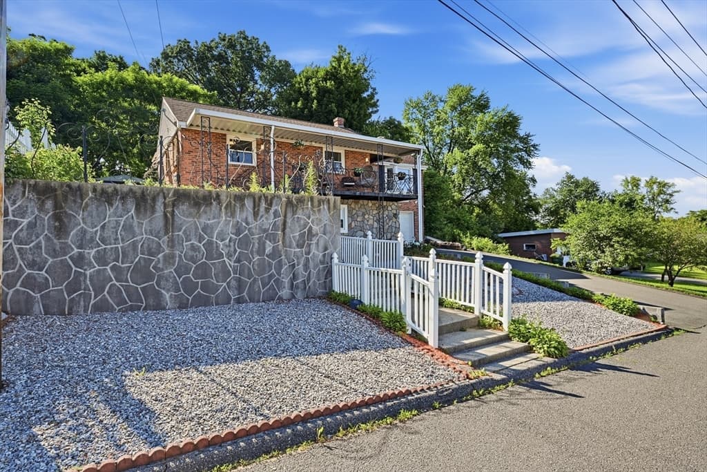 Casa em Chicopee — foto 2
