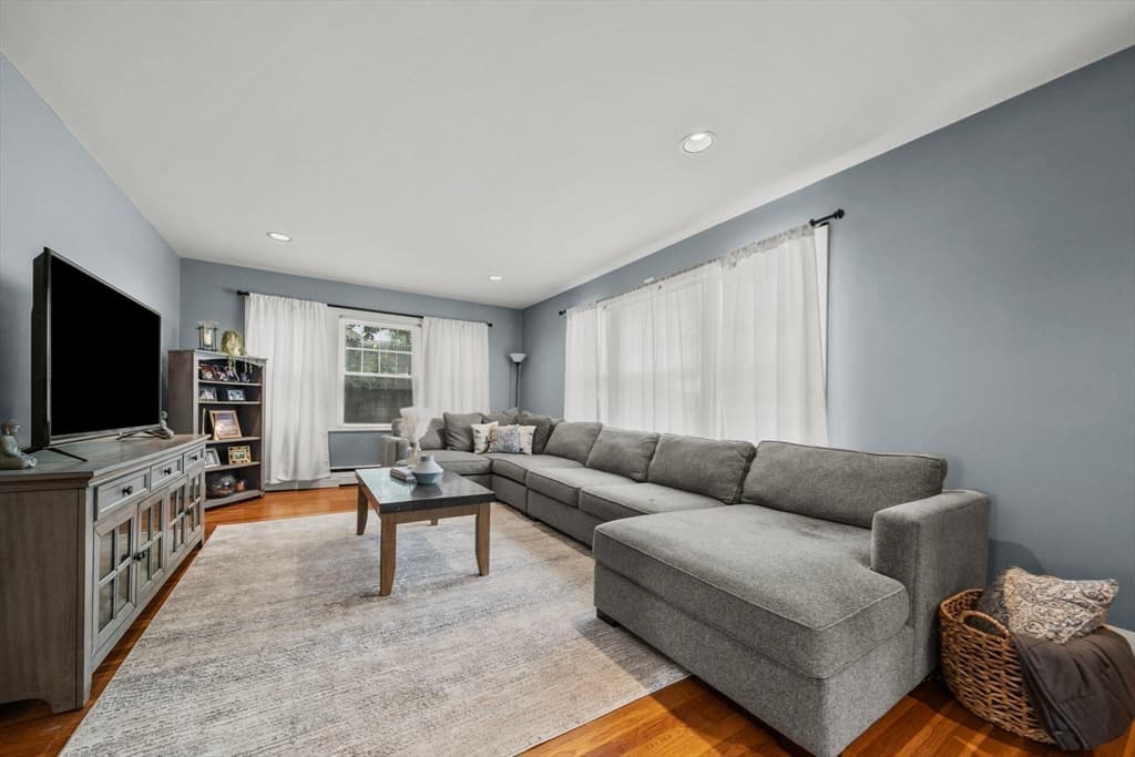 Casa em Woburn — foto 9