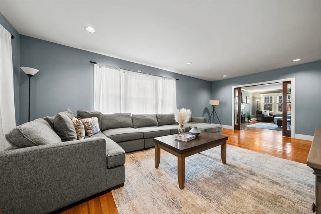 Casa em Woburn — foto 8