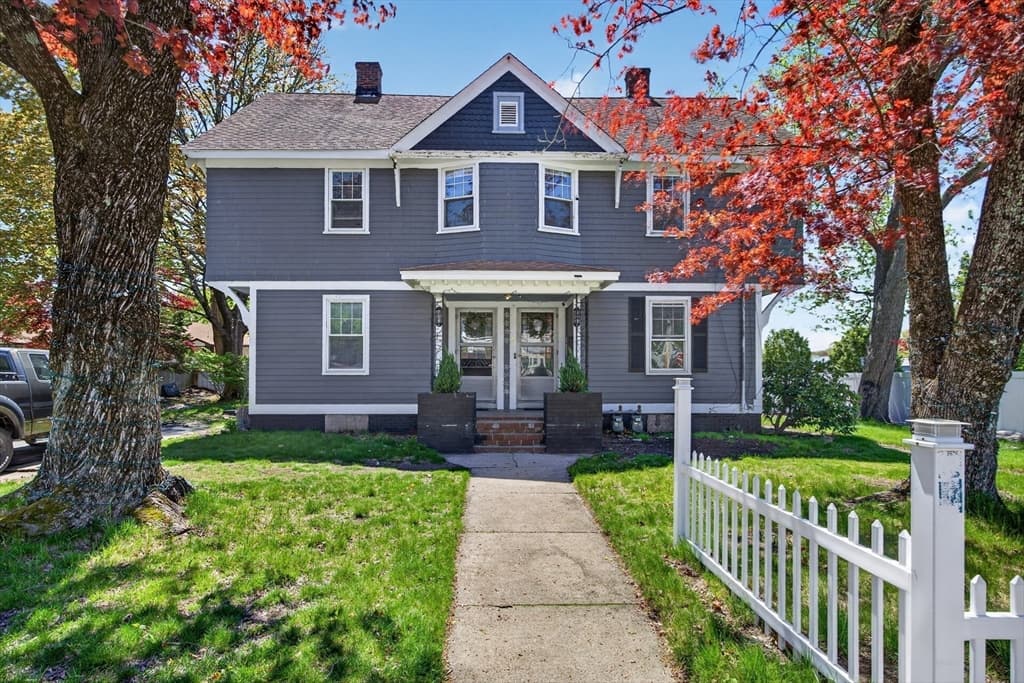 Multi-família em Attleboro