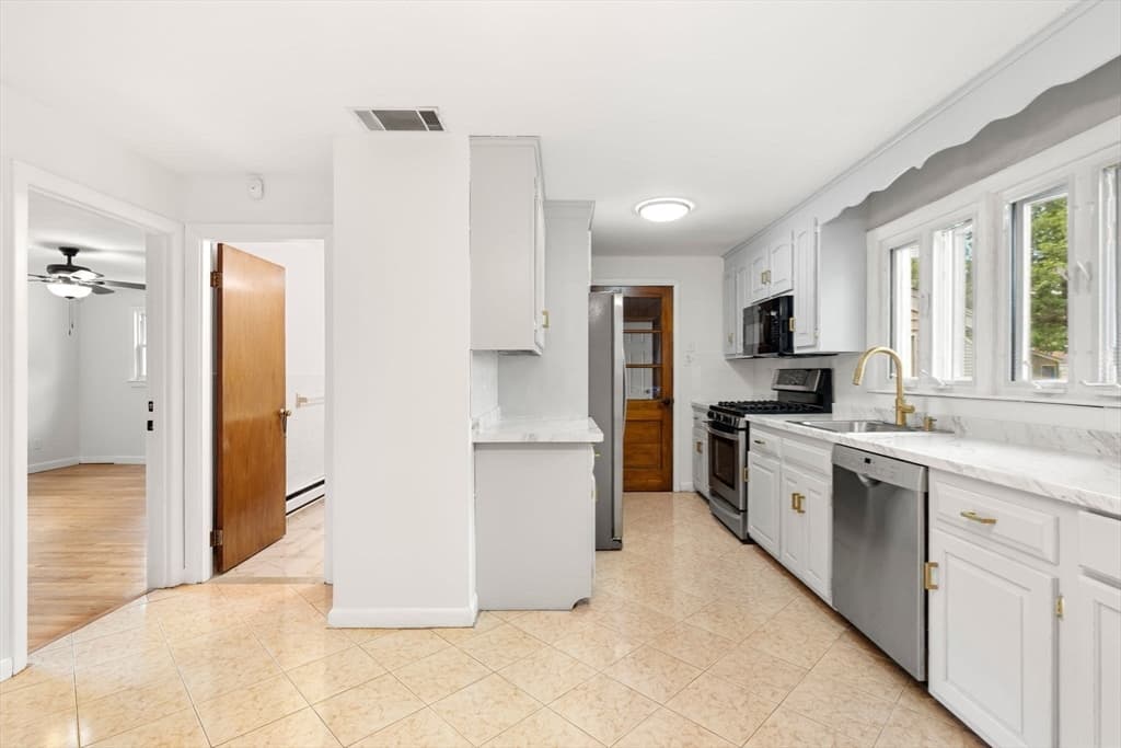 Casa em Lowell — foto 8