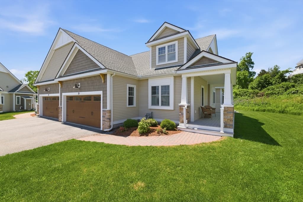 Condomínio em Dracut