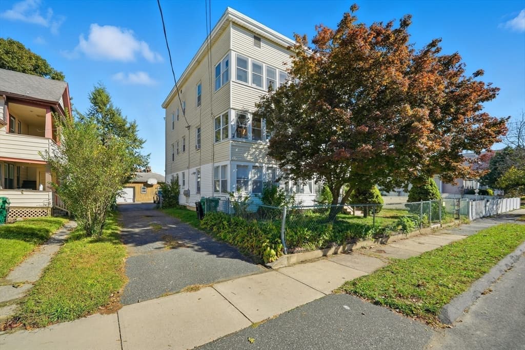 Multi-família em Chicopee — foto 2