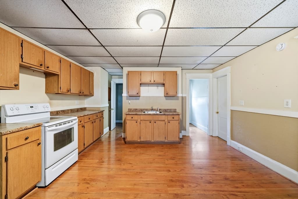 Multi-família em Chicopee — foto 3