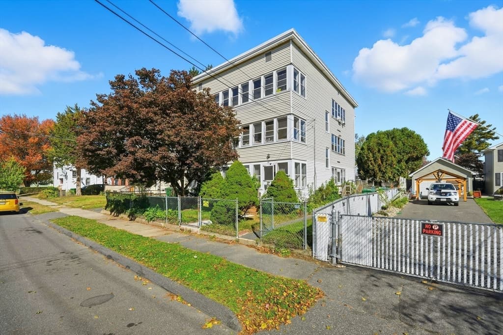 Multi-família em Chicopee