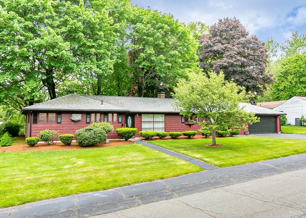 Casa em Natick — foto 2