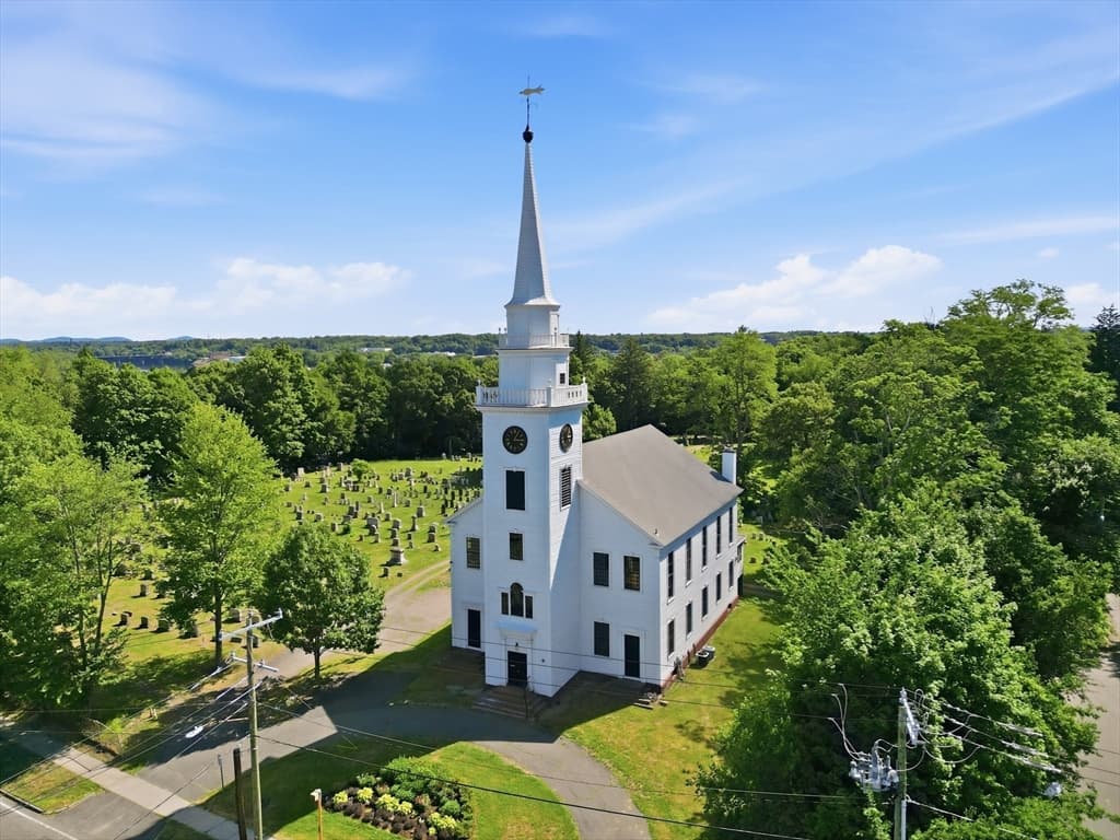 Multi-família em West Springfield
