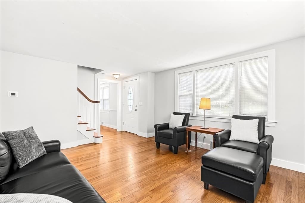 Casa em Natick — foto 2