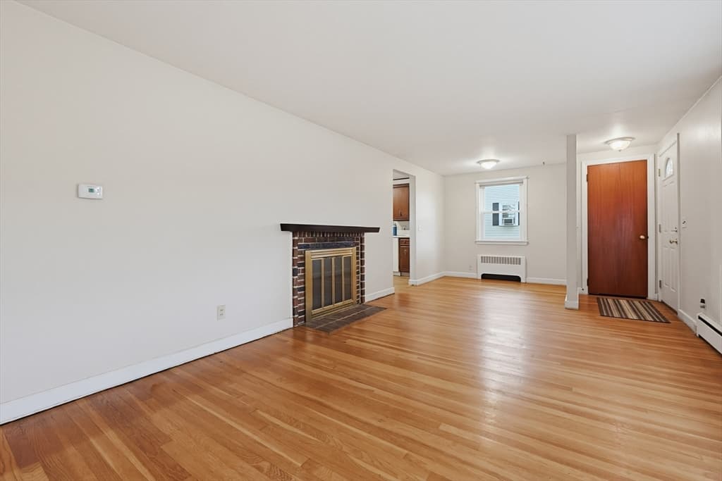 Casa em Stoneham — foto 9