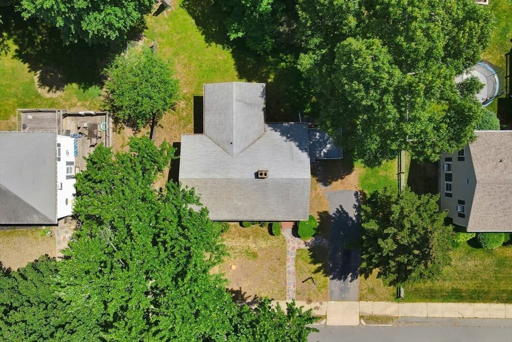 Casa em Stoneham — foto 4