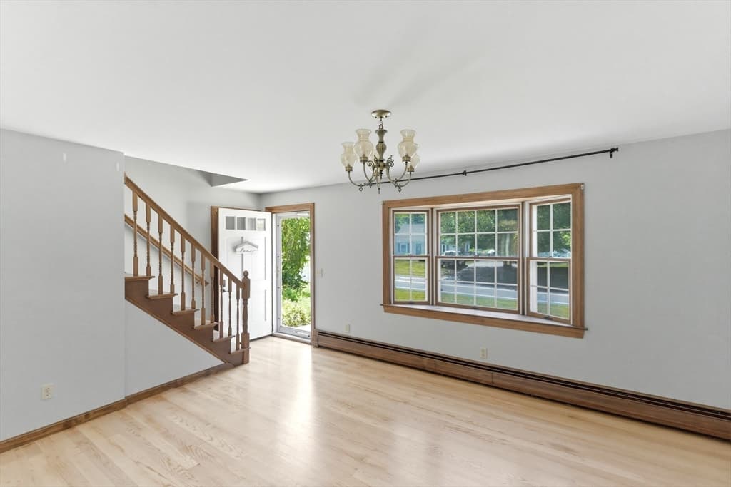Casa em Raynham — foto 9