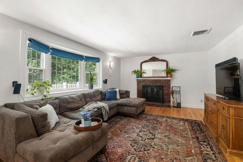 Casa em Framingham — foto 3