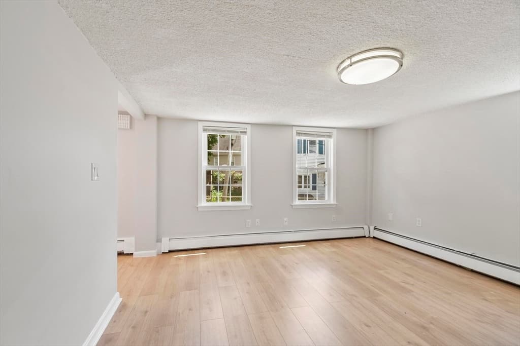 Casa em Lowell — foto 8