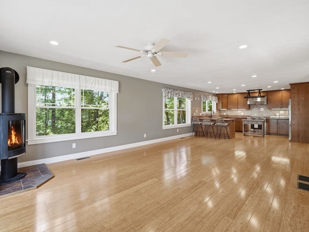 Casa em Westford — foto 7