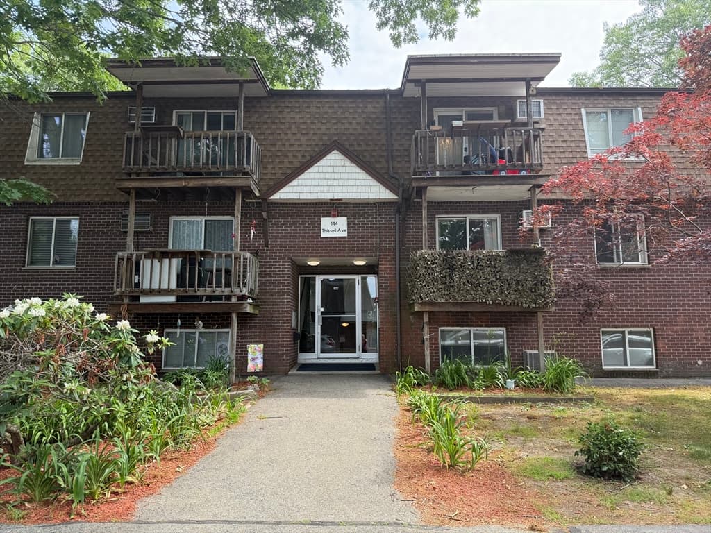 Condomínio em Dracut