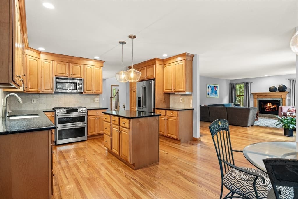 Casa em South Hadley — foto 5