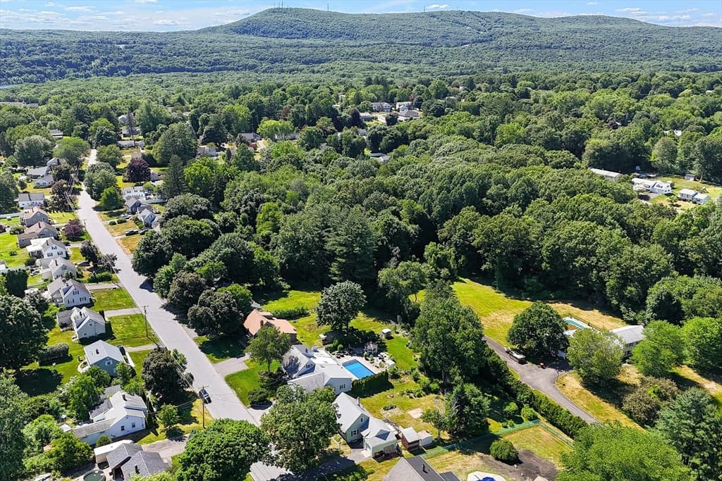 Casa em South Hadley — foto 4