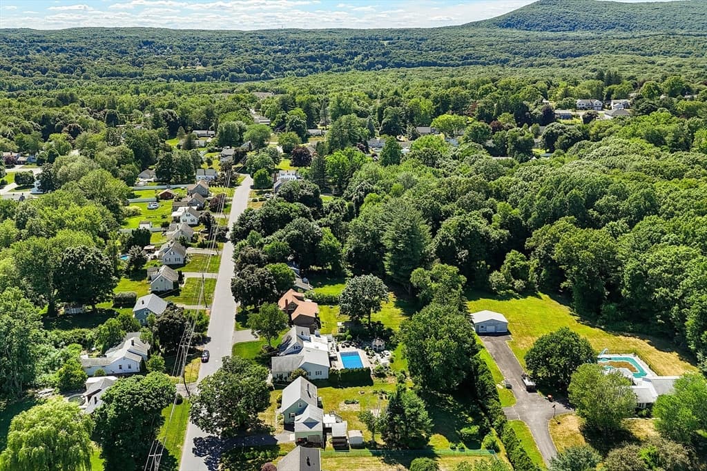 Casa em South Hadley — foto 8