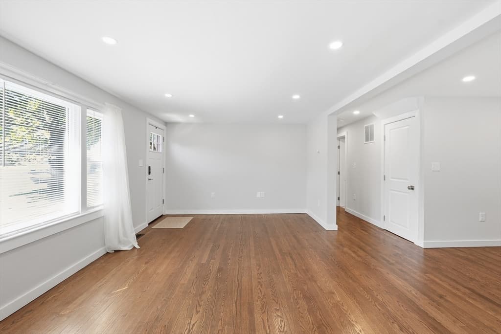 Casa em Millbury — foto 8