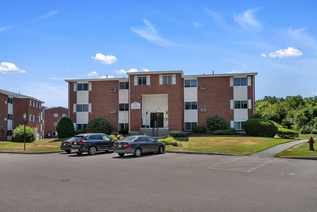 Condomínio em Attleboro