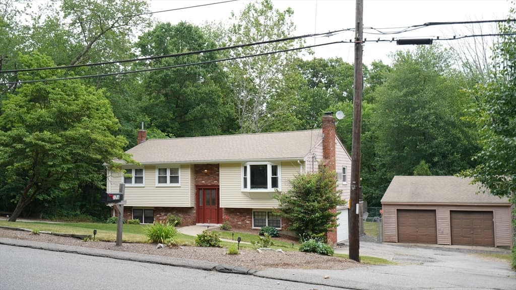 Casa em Attleboro — foto 2