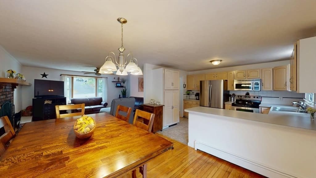 Casa em Attleboro — foto 8