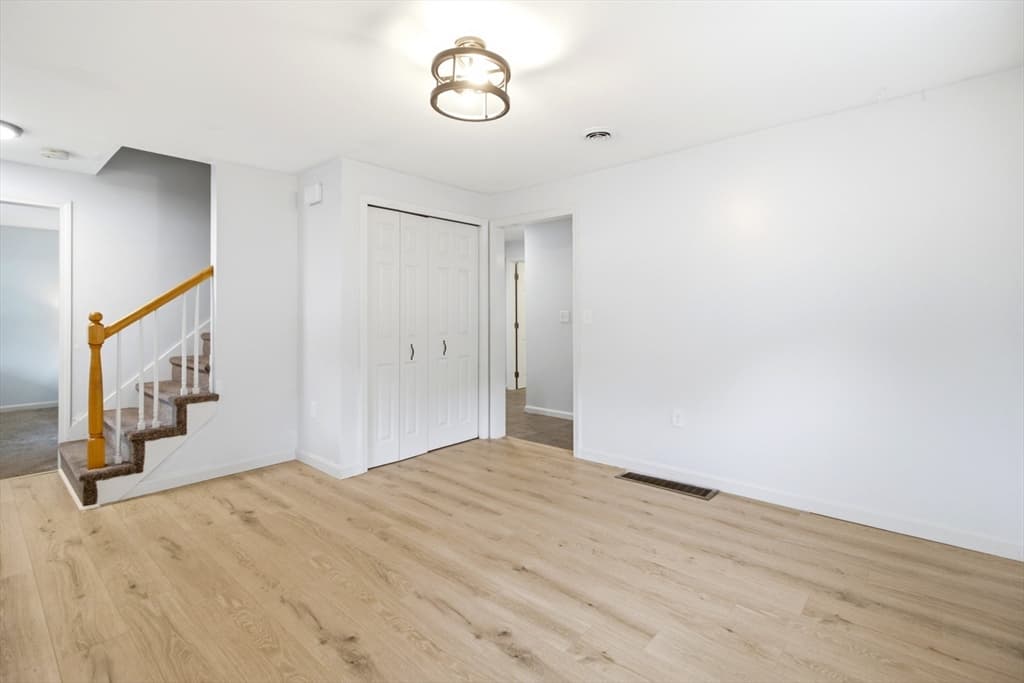 Casa em Middleboro — foto 9