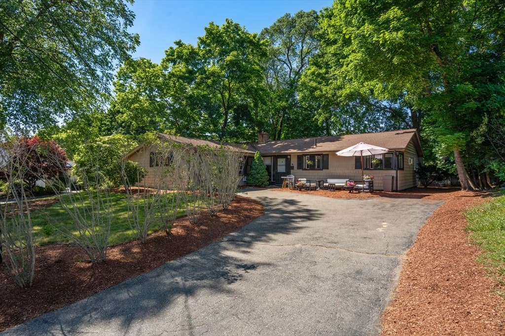 Casa em Framingham — foto 2