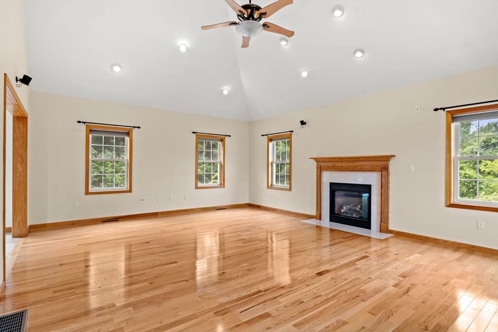 Casa em Tyngsborough — foto 9