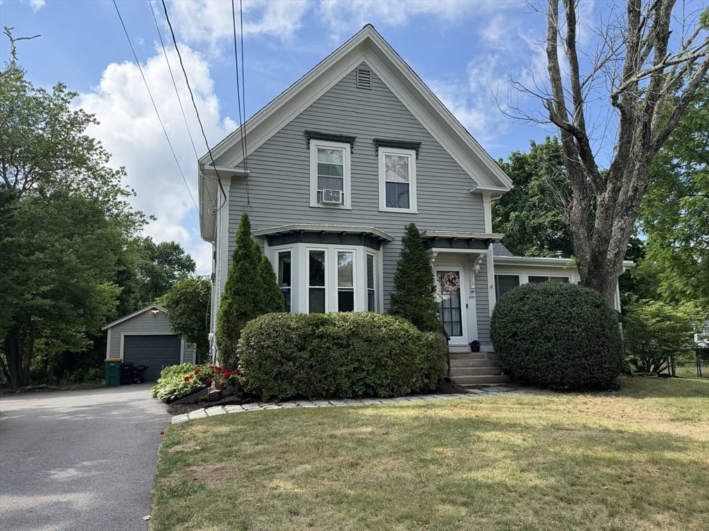 Casa em North Attleboro