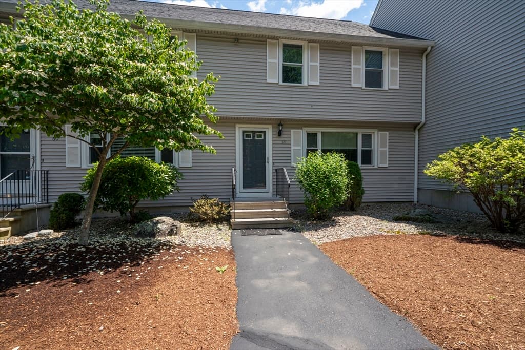Condomínio em North Attleboro