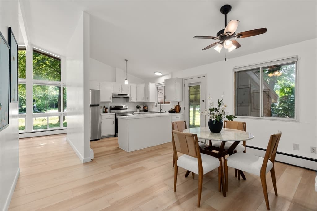Casa em Westborough — foto 6