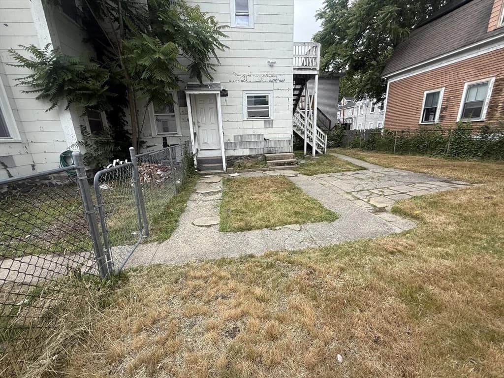 Multi-família em Lowell — foto 4