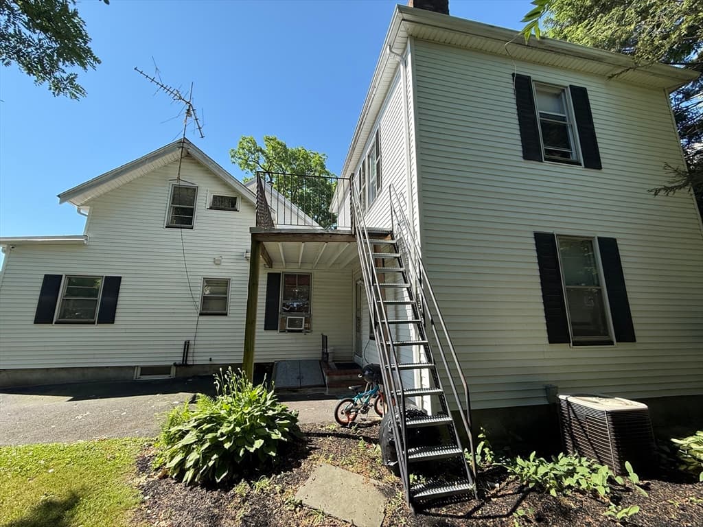 Multi-família em Brockton — foto 5