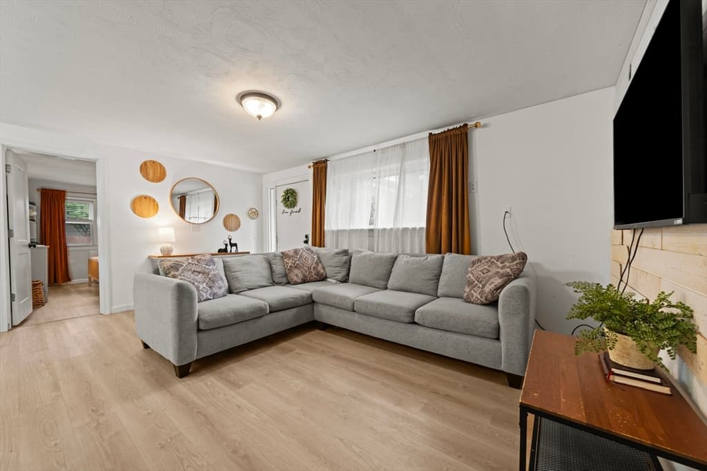 Casa em Brockton — foto 8