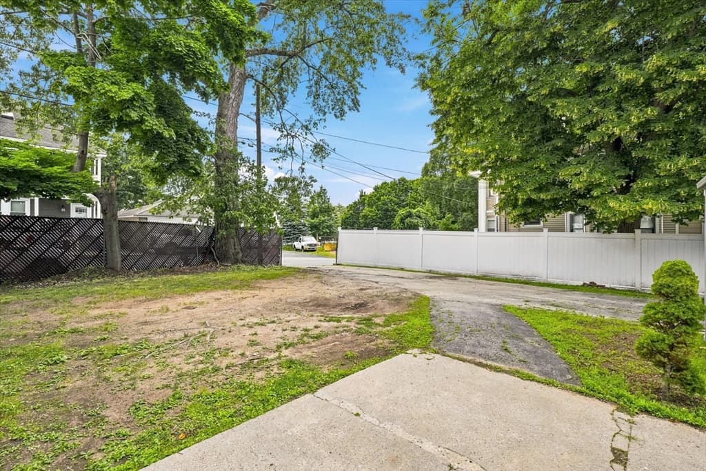 Casa em Methuen — foto 4
